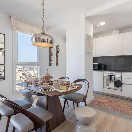 Skyline 9 Pool & Parking Free Apartment Malaga